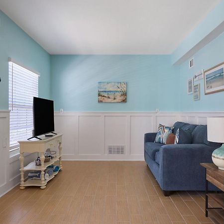 Gorgeous Apartment On Mango St Steps To Beach Форт Майерс Бийч Екстериор снимка